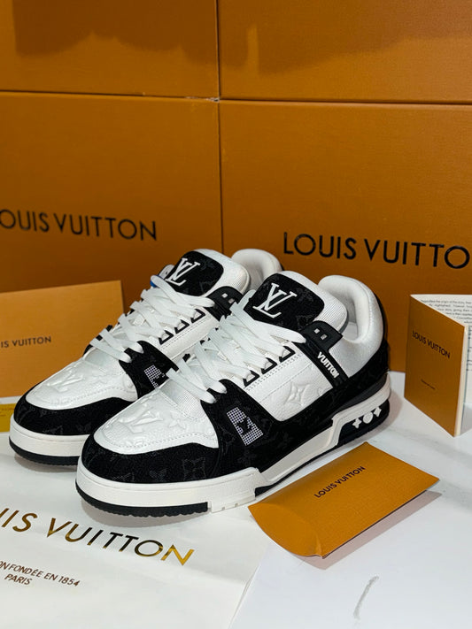 Louis Vuitton Trainer Sneakers Black & White