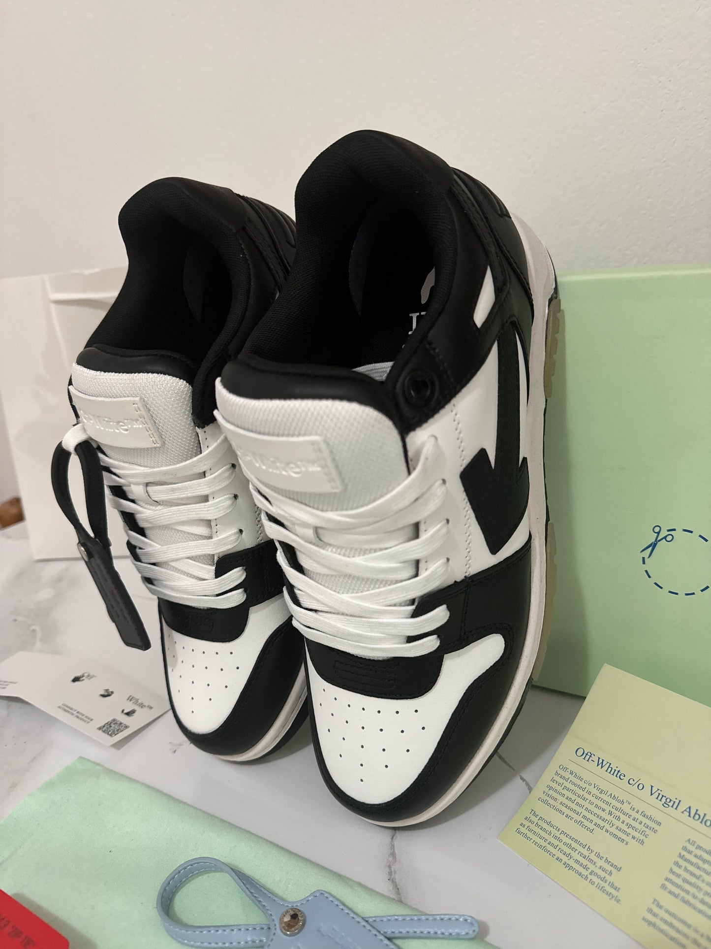 OFF WHITE Out Off Office