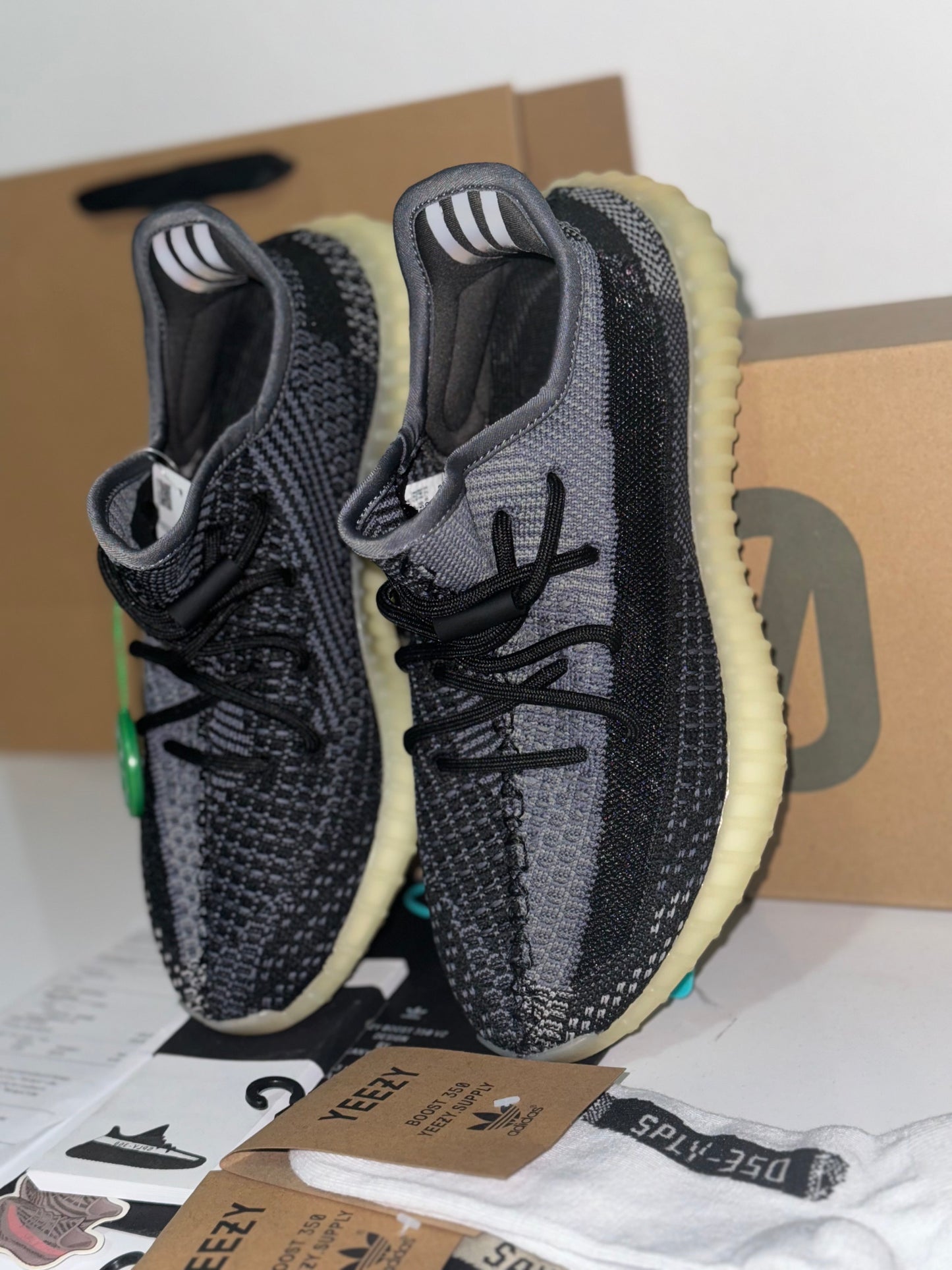 Adidas Yeezy Boost 350 "Carbon"