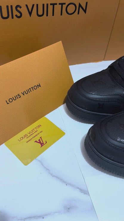 Louis Vuitton Trainer Sneakers Black