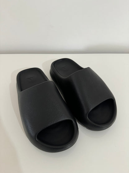 Yeezy Slide "Onyx"
